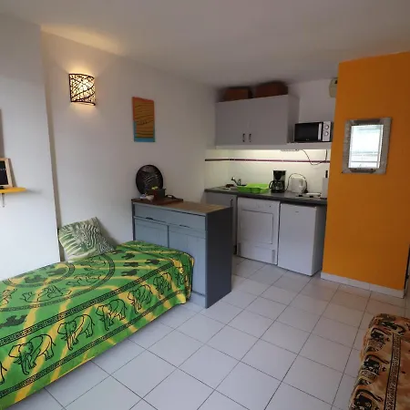 Equipe Avec Wifi, Piscine, Acces - Fr-1-472a-264